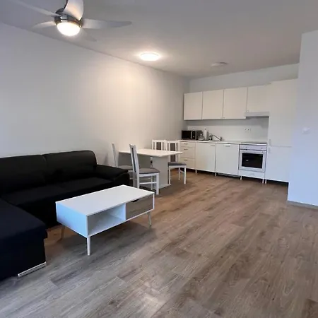 דירה Air-conditioned 2 Apartment, With Terrace, Rovinka, 202 *